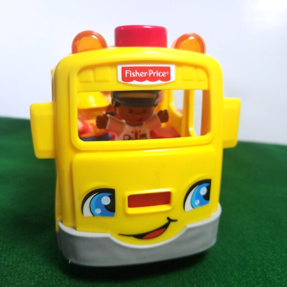 Fisher Price Little People School Bus with 5 Figures 2016 Lights Sounds - Picture 4 of 11